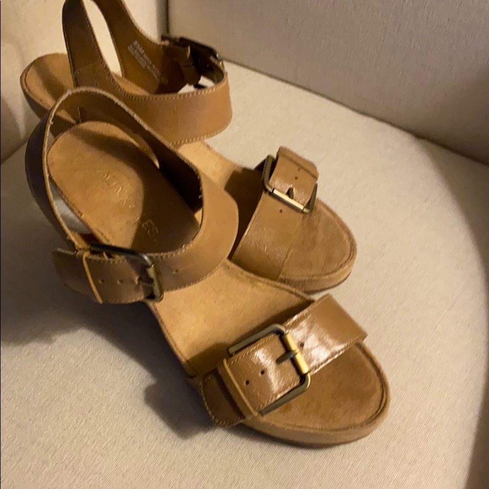 AEROSOLES Tan leather sandals